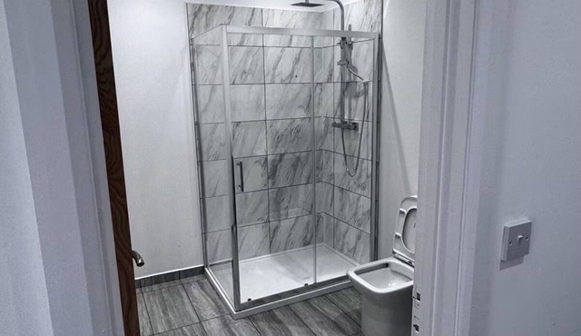 Modern Studio, Free Parking!