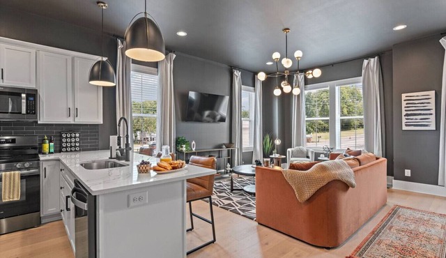 Nashville 4BR - Hot Tub + Games