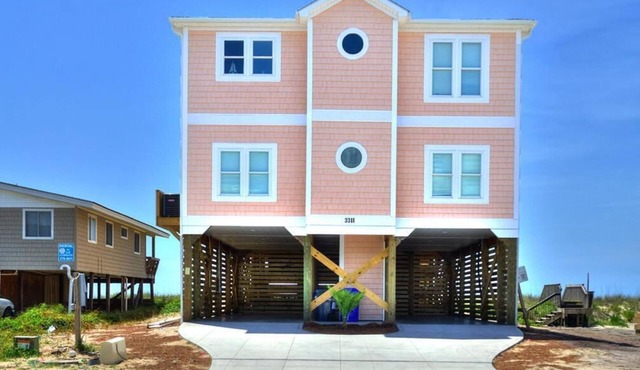 Never Wanted Nothing More: Oceanfront, Pool, Event Friendly