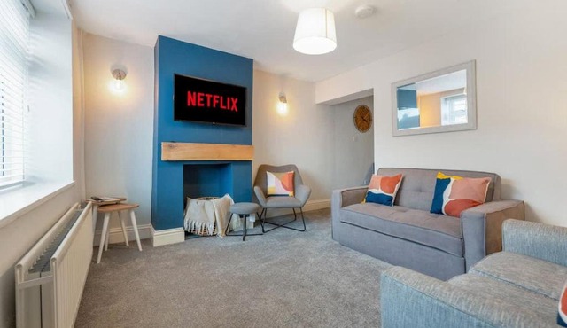 NEW! Stunning 2-Bed Home by Stay With Us, Ideal for Families, Sleeps 4!