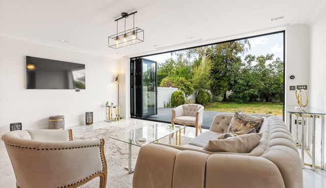 New! Stylish 5BR w/Garden&Parking near Wimbledon