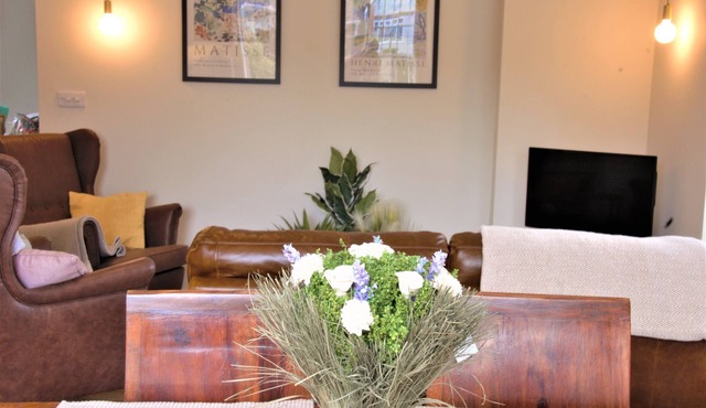 Newly Converted Bar Lodge in Village location