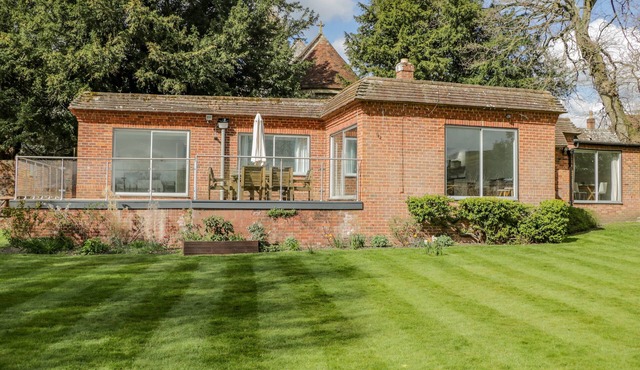 NINEA, with a garden in Wallingford