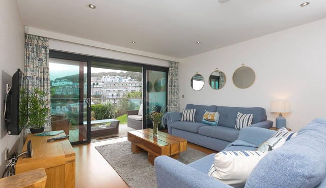 Number One Peninsula – Sleeps Four – Sea Views - Spa Passes – Parking