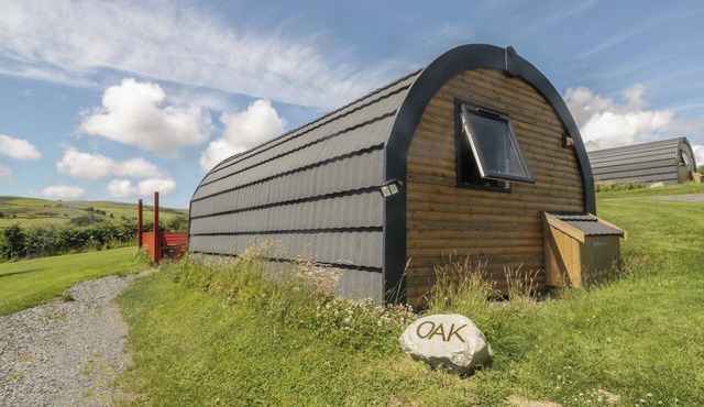 OAK, pet friendly, character holiday cottage in Ulverston