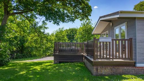 Oakdene 4 Bedroom Superior Lodge with Hot Tub