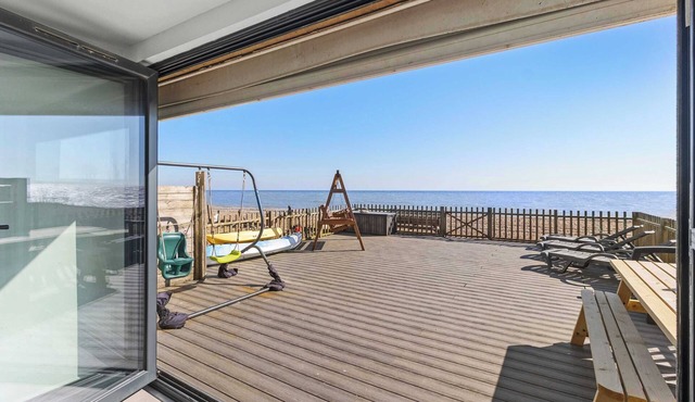 Oceanfront Beach House - Family-Friendly