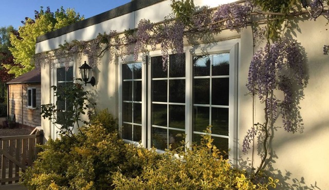 October House Holiday Cabin, Damerham