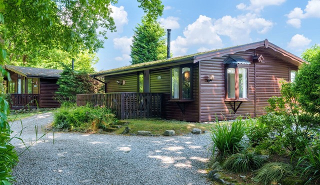 Old Orchards Lodge - Woodland Retreat at the edge of Cartmel