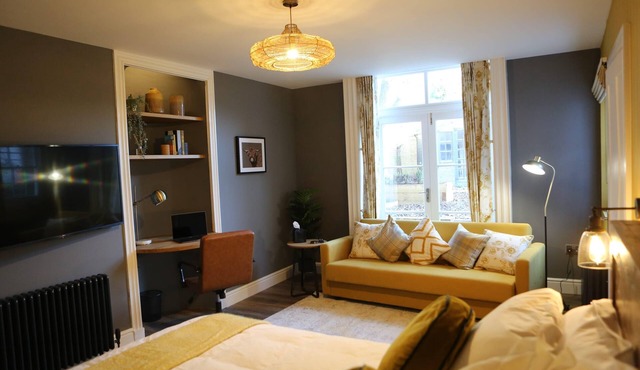 Old Rectifying House Superior Apartment