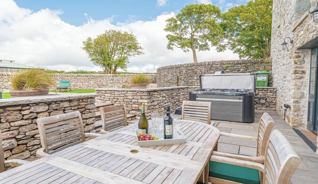 OLD STABLE, family friendly, country holiday cottage in Aldingham