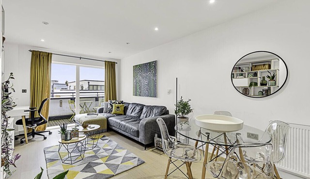 One-bedroom Apartment With A Balcony In Stockwell