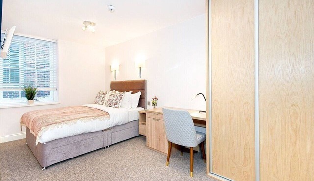 P7E Private room and shower free wifi