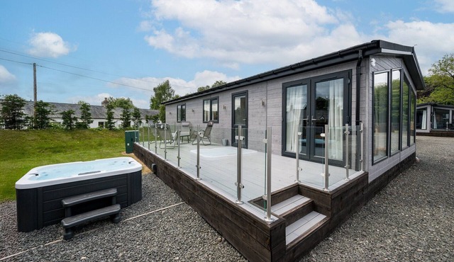 PADDOCK LODGES| DELUXE 3 BED (ACCESSIBLE) CHALET
