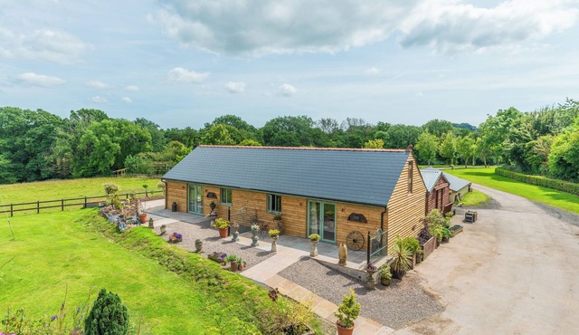 Paddock View Barn, 1-Bed, Sleeps 4 with Parking