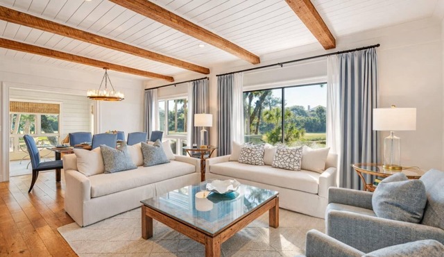 Peaceful Family Beach Retreat, 3-Minute Walk to the Beach