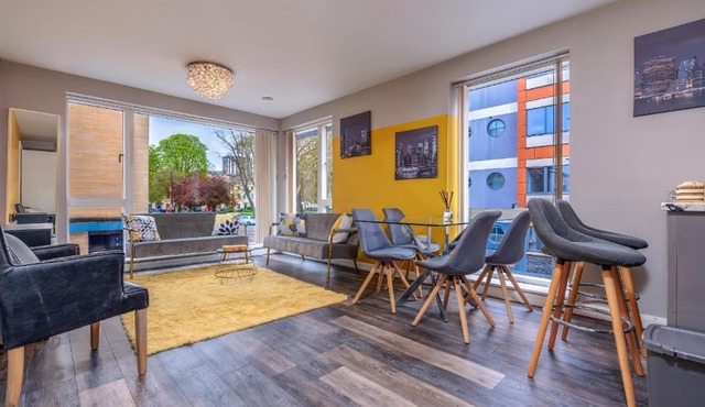 Peaceful Garden View Flat with Lift Access