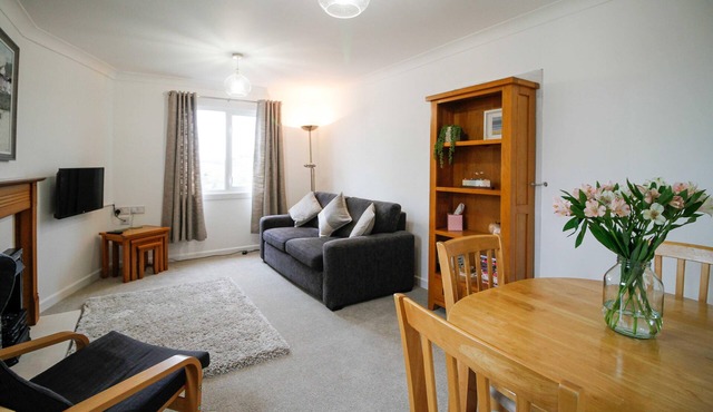 Peaceful Location Less Than One Mile From Beautiful Beaches
