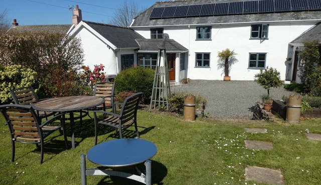 Peaceful Rural Location Set Within 5 Acres Of Pasture and Woodland, pet friendly