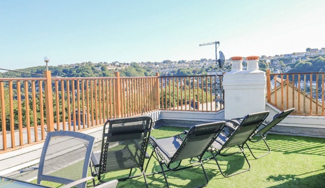 PENMAR, pet friendly, with a garden in Looe