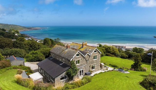 PENMARTH HOUSE, pet friendly, country holiday cottage in Coverack
