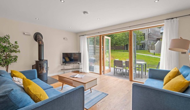 Perfect pet friendly bolthole, with balconies from front and rear bedrooms and private roof terrace