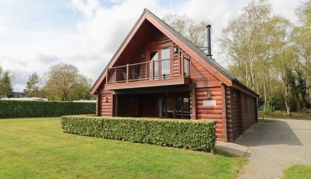 Pine in Dolton, Devon. 3 bed.