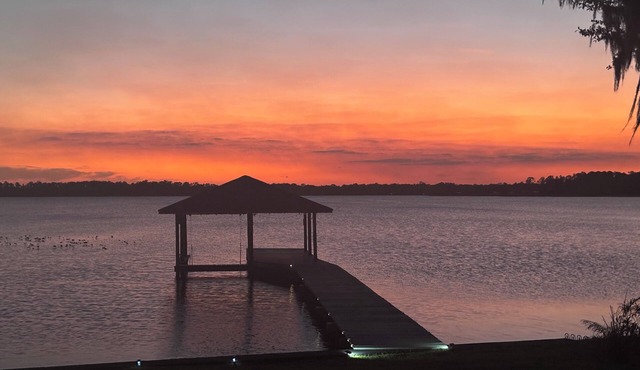 “Premier Host ⭐ Lakefront 3BR Private Dock Stunning Sebring Escape, Golf & Races in Sebring