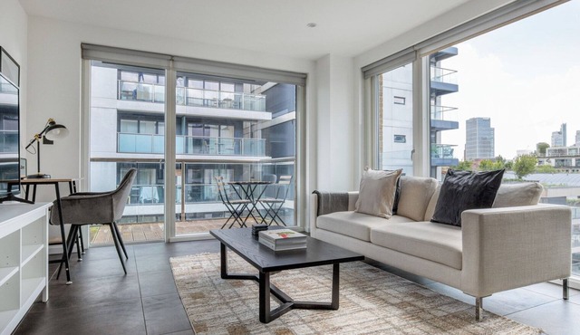 Premium Old Street 1BR w/Balcony, nr Old Street Station, by Blueground