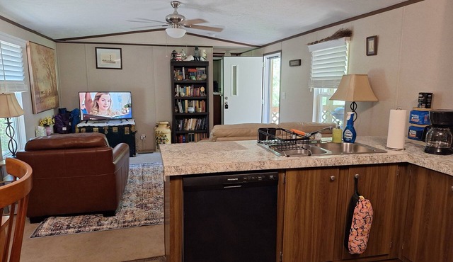 Private Cozy 2-bedroom mobile home in wonderful Mocksville NC
