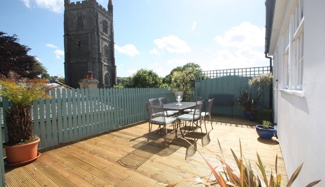 Private decking area & Central location within 5 min walk of town.