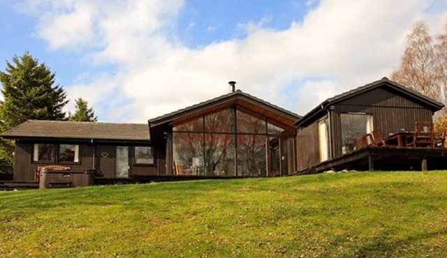 Ptarmigan Lodge - 4 Bedroom Lodge with Hot Tub