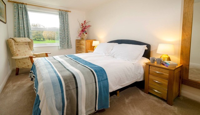 Quarry Bank - Three Bedroom House, Sleeps 6
