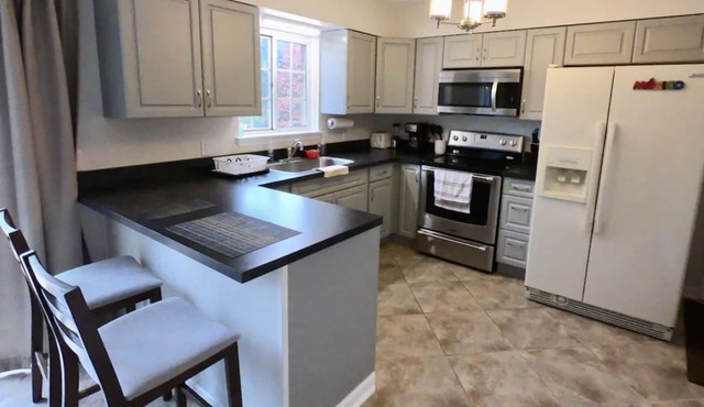 Quiet, Comfortable, Cozy Home in Georgetown