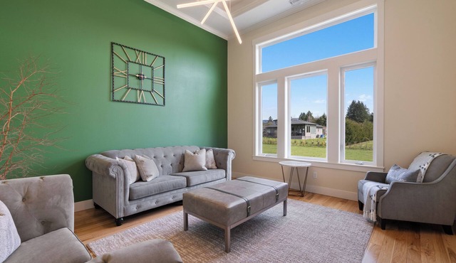 Quiet, Secluded, High End Home Near PDX in Vancouver
