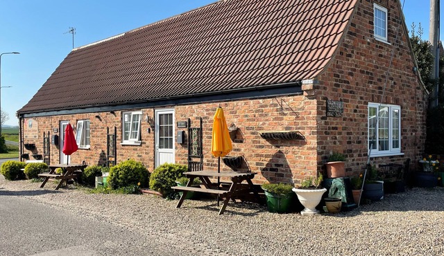 Quirky Cottage Sleeping 10 S/C B&B Adjoining Fox Covert Pub Yarm