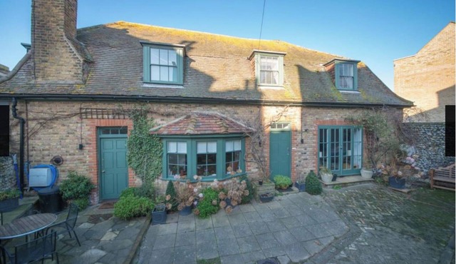 Ramsgate - Coastal Cottage Escape - Pet Friendly with Parking