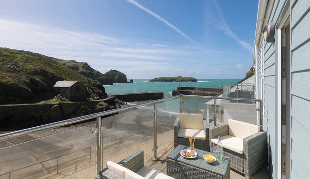 REBECCA, pet friendly, luxury holiday cottage, with pool in Mullion