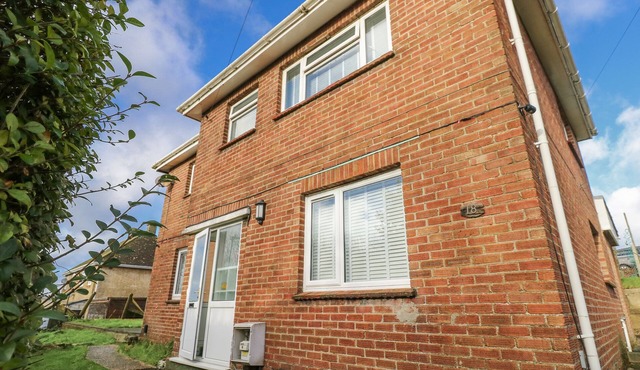 RED BRICK HAVEN, pet friendly in East Cowes, Isle Of Wight