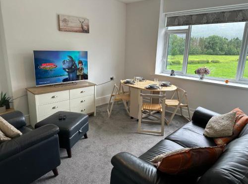 Refurbished 2BR Flat in Historic Welsh Market Town