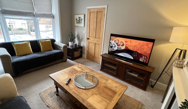 Refurbished Victorian Villa- Free Parking- Sleeps6