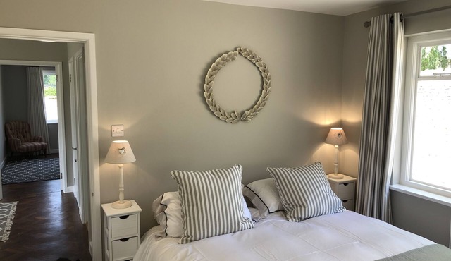 Rest, ramble, relax for a secluded weekend or holiday in chic Cotswold cottage.