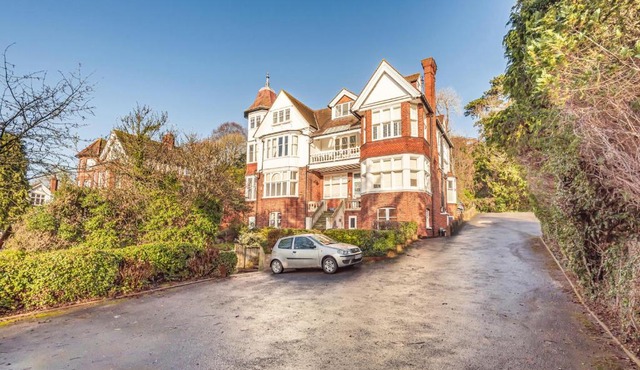 Riverside Mansion Flat