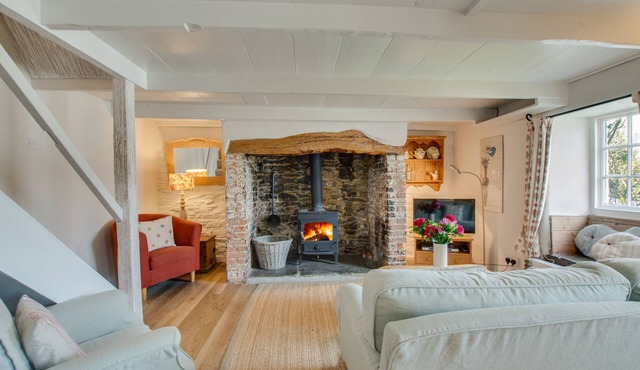 Rose Cottage - Two Bedroom House, Sleeps 4