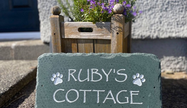 Ruby's Cottage - a house that sleeps 4 guests in 2 bedrooms