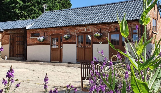 Rural hideaway but only 5 minutes from the centre of Cheltenham