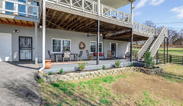 Rustic Cowboy Ranch Retreat: Stay Near Nashville