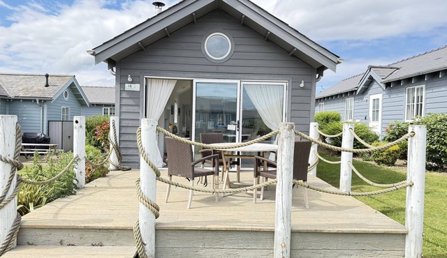 Sand Dollar (new for 2024) - a beach house that sleeps 5 guests in 2 bedrooms