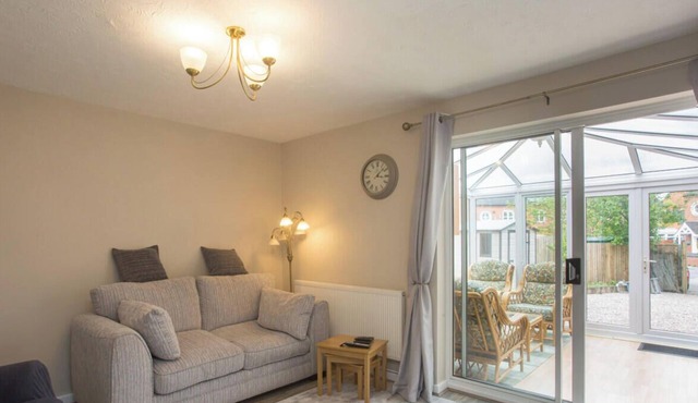 Sarah`s House: BBQ Parking 10mins To Alton Towers