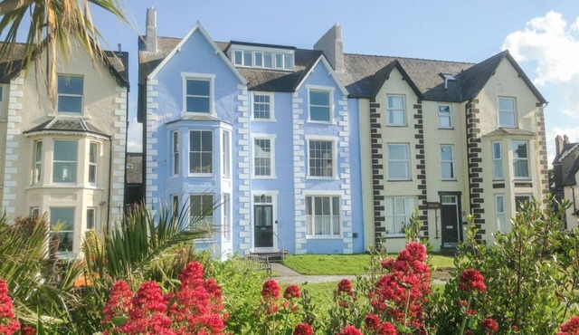 Sea View Apartment, Llanfairfechan